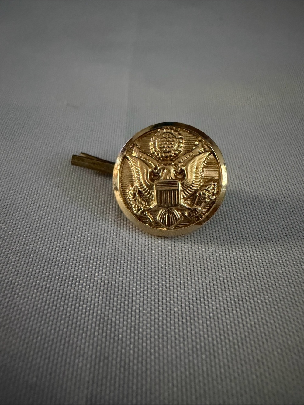 Vintage Gold-tone Eagle Pin on Blue Card - Picture 6 of 7